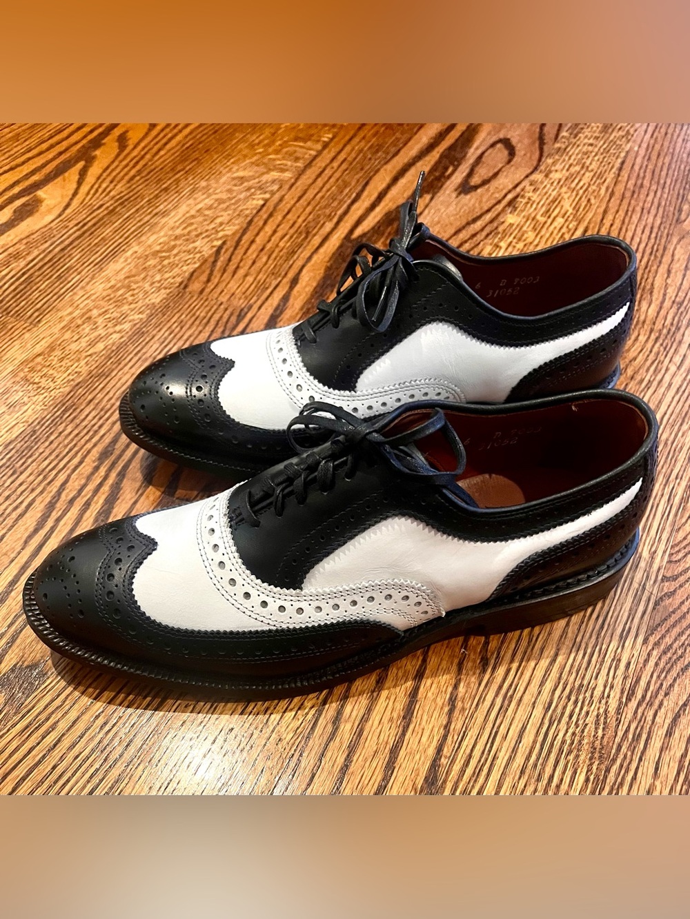 NWOB Allen Edmonds Broadstreet Spectator Wingtip Oxford Shoes Black/White Mens 6